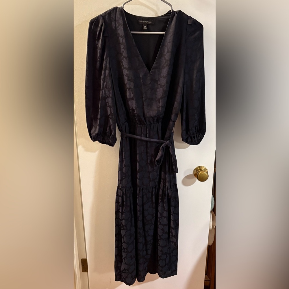 Banana Republic | Puff Sleeve Jacquard Midi Dress